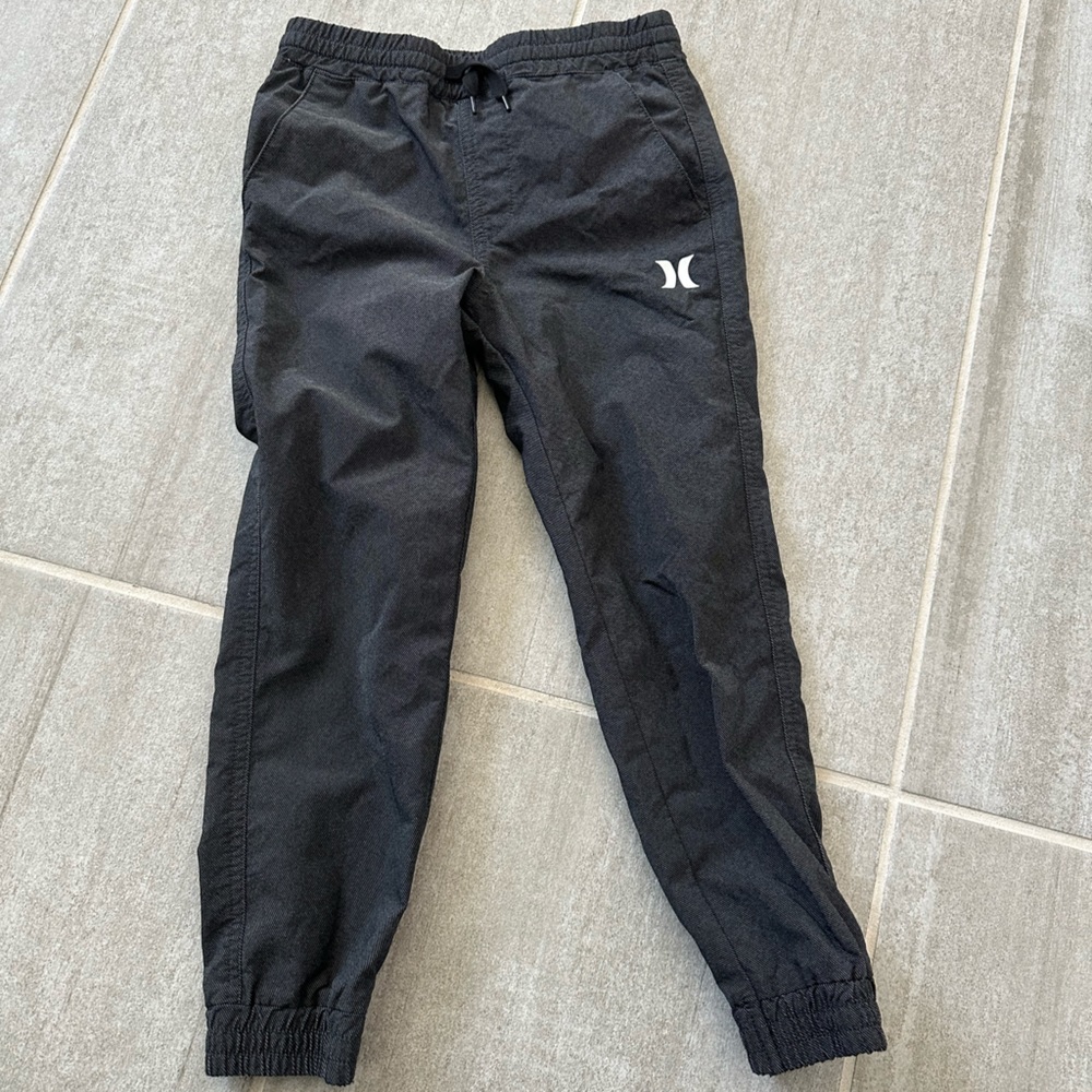 Hurley Youth Boy's Elastic Cuff Tapered Fit Hip to Ankle Stretch Jogger. Size 6